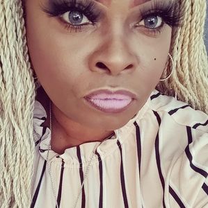 Meet your Posher, Msdee